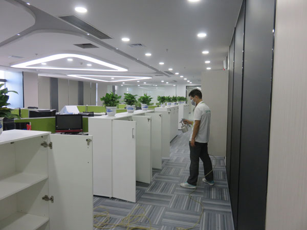 高潔雅對北科大廈辦公樓除甲醛大行動(dòng).JPG