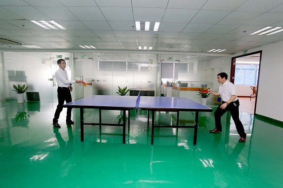 高潔雅喬遷入新居深刻體現(xiàn)了在室內(nèi)空氣治理行業(yè)發(fā)展的前景，目前室內(nèi)空氣污染檢測(cè)治理行業(yè)火爆市場(chǎng)大，現(xiàn)加盟除甲醛，室內(nèi)空氣治理，裝修污染治理都是熱門(mén)賺錢(qián)事業(yè)。