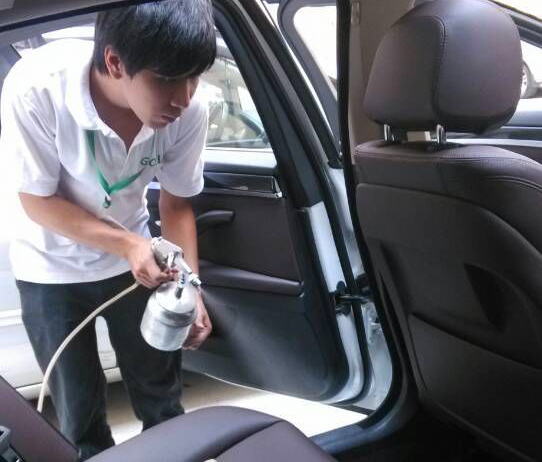奔馳車內(nèi)除甲醛，高潔雅輕輕松松來幫忙
